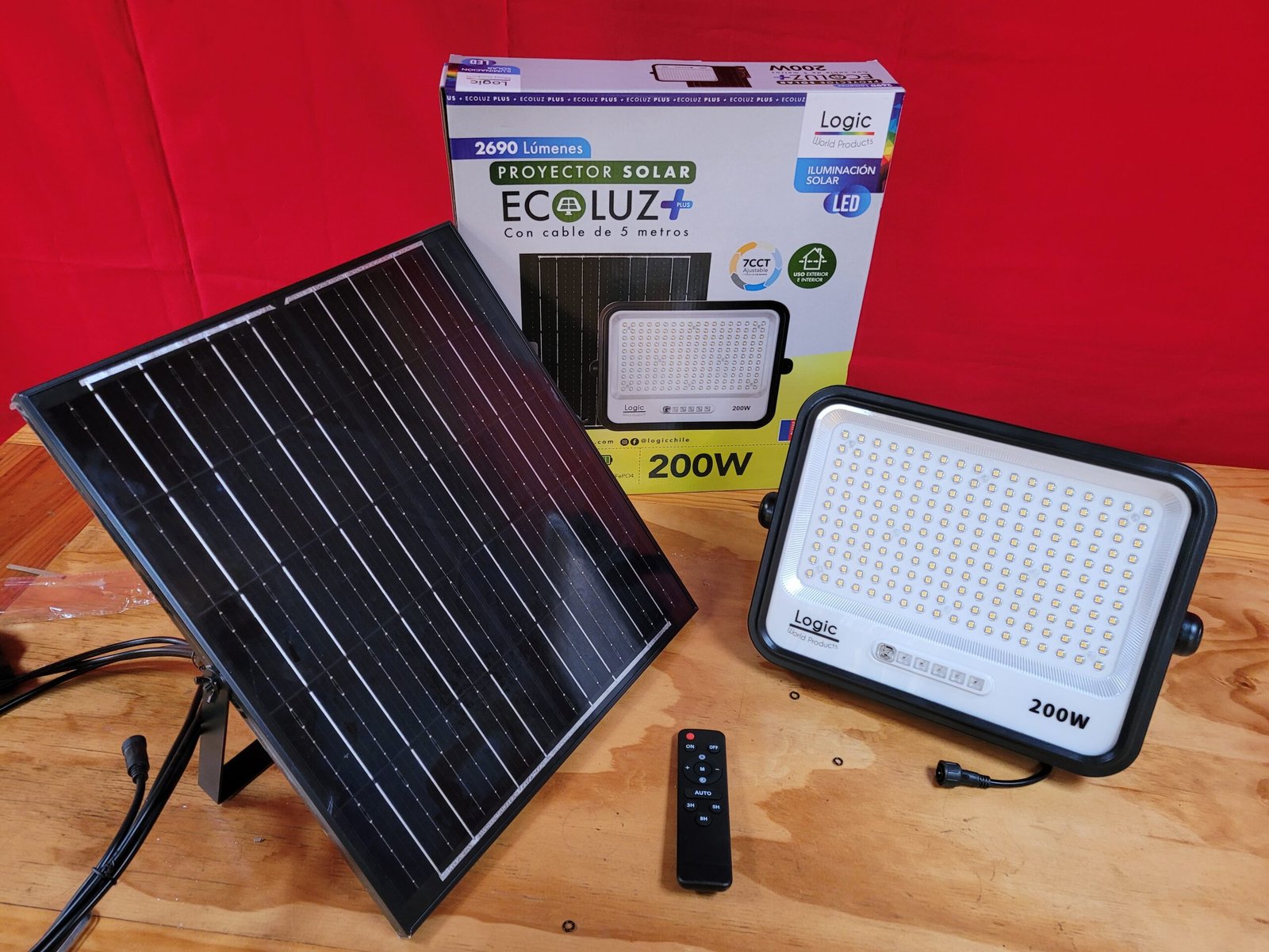 Foco Proyector Solar ECOLUZ PLUS 200W