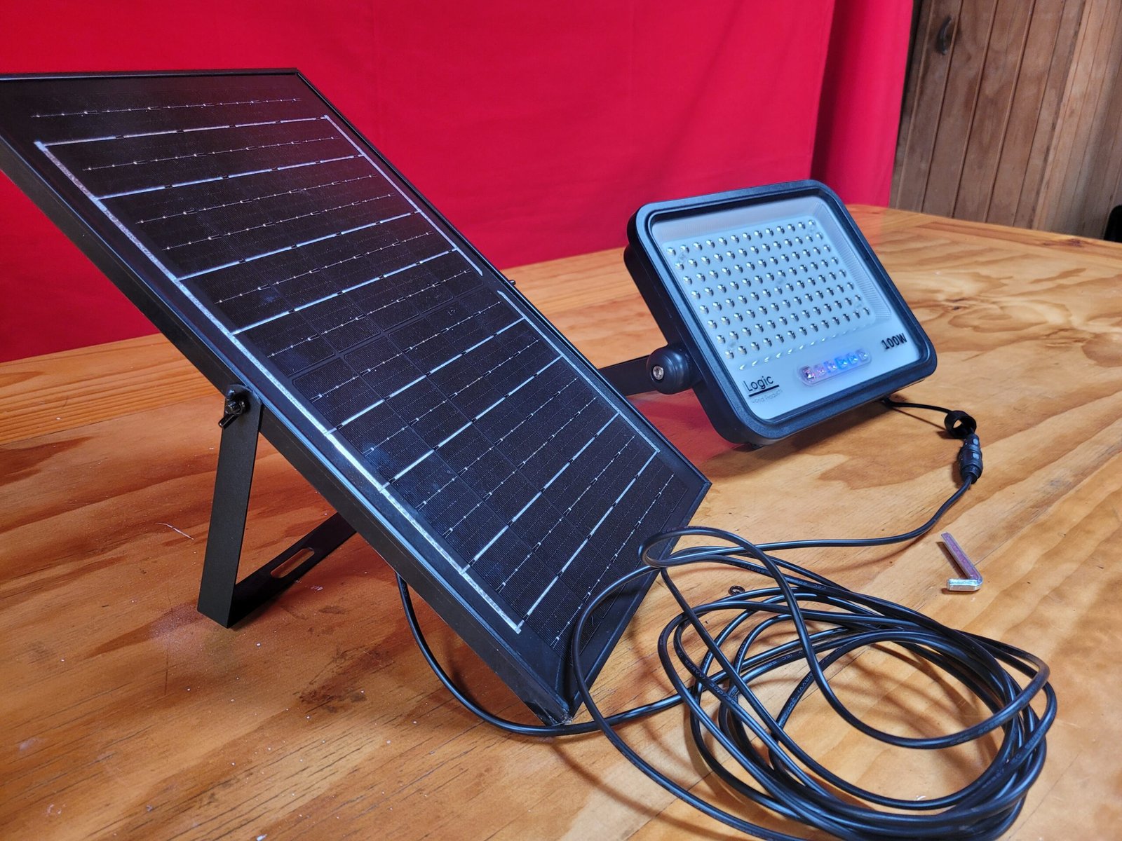Foco Proyector Solar ECOLUZ PLUS 150W